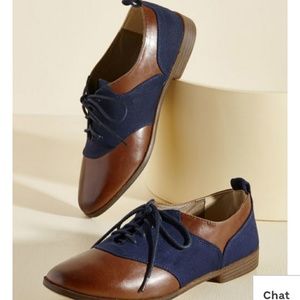 Leather lace up Oxford shoes blue and brown